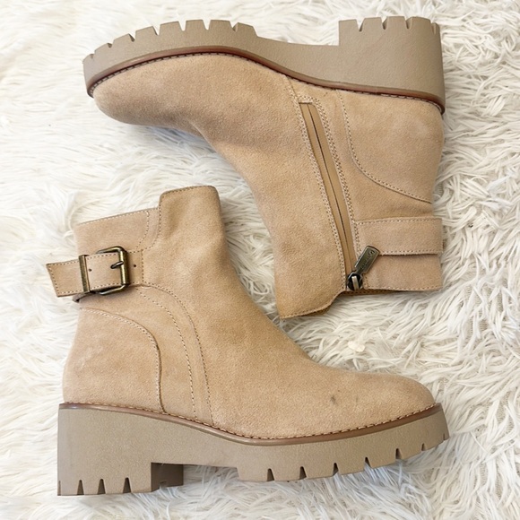 Blondo Beige Suede Darleen Lug sole ankle boot waterproof women size 7.5 - Picture 3 of 8